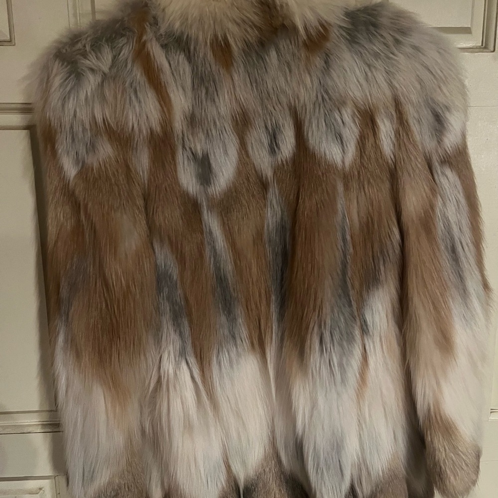 Elegant Women's Genuine Fox Fur Coat - Picture 3 of 6